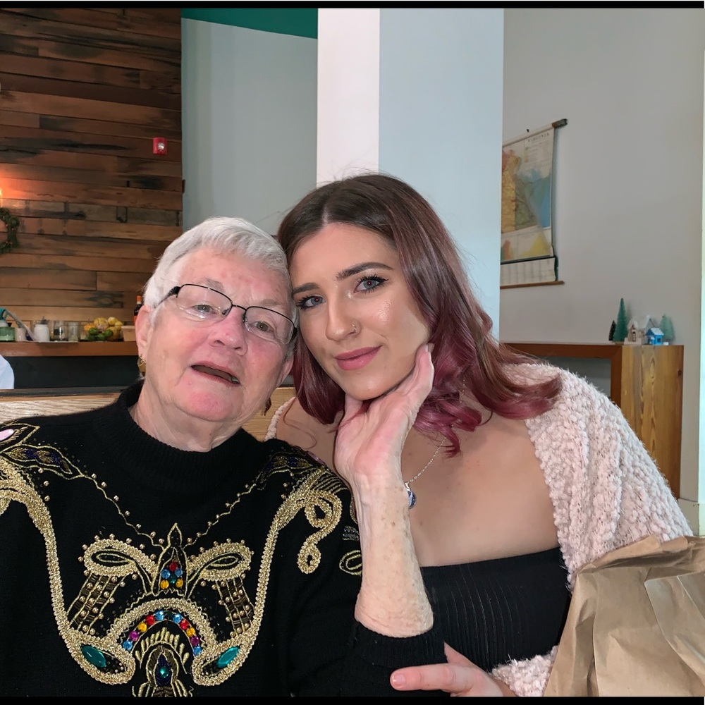 Meet your Posher, Liz